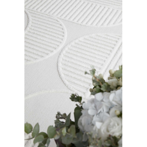 White Lotus Leo Runner