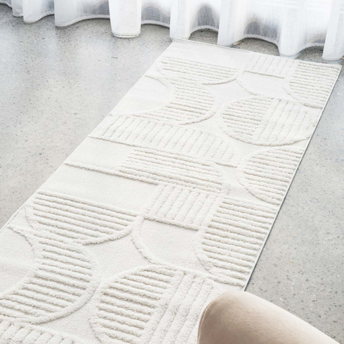 White Lotus Leo Runner