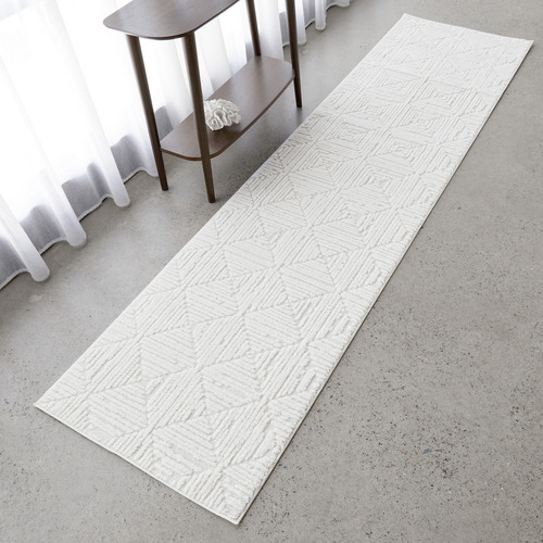 Lawton Geometric Runner