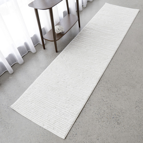 White Sheridan Runner
