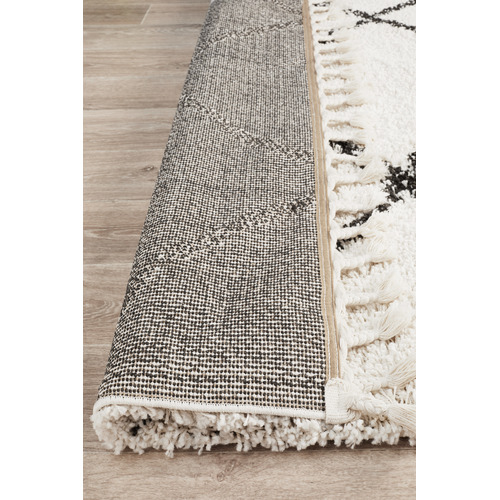 Black & White Viona Fringed Rug