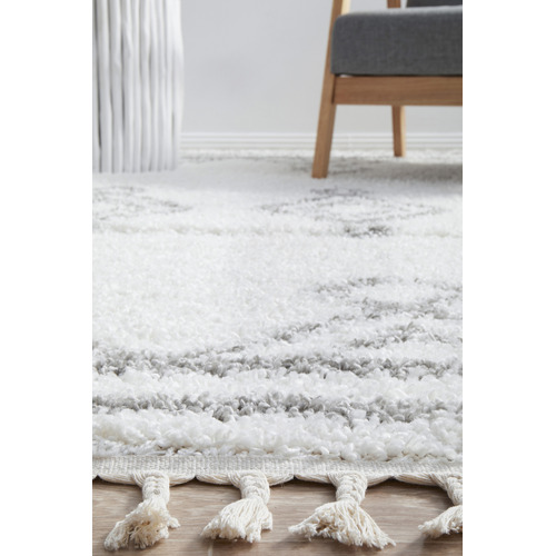 White & Silver Mahdi Berber Power-Loomed Shag Rug