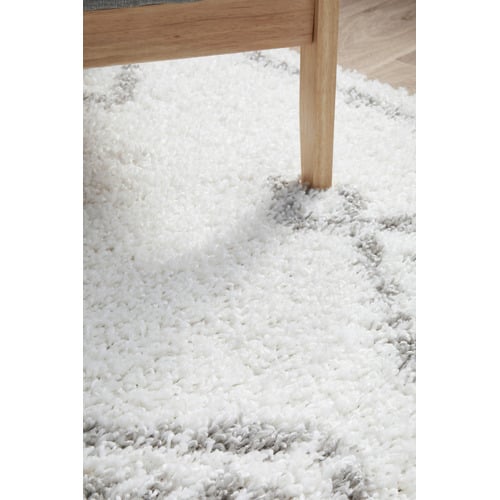 White & Silver Mahdi Berber Power-Loomed Shag Rug