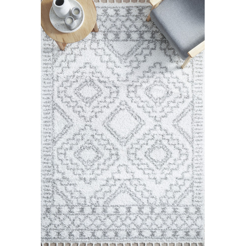 White & Silver Mahdi Moroccan Power-Loomed Shag Rug