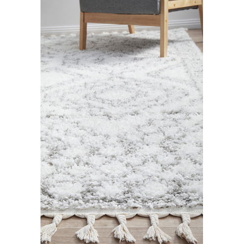 White & Silver Mahdi Moroccan Power-Loomed Shag Rug