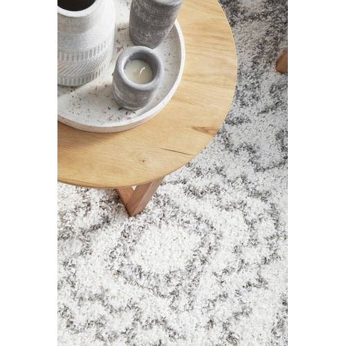 White & Silver Mahdi Moroccan Power-Loomed Shag Rug