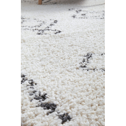 White & Charcoal Chayton Berber Power-Loomed Shag Moroccan Rug