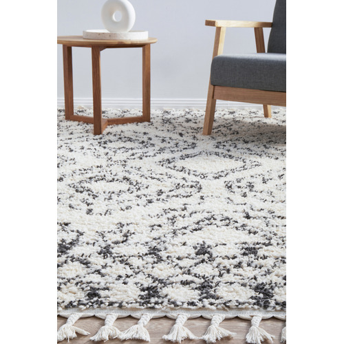 White & Charcoal Mahdi Moroccan Power-Loomed Shag Rug