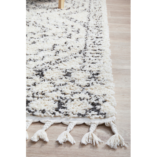 White & Charcoal Mahdi Moroccan Power-Loomed Shag Rug