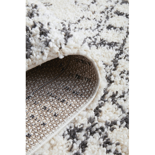White & Charcoal Mahdi Moroccan Power-Loomed Shag Rug