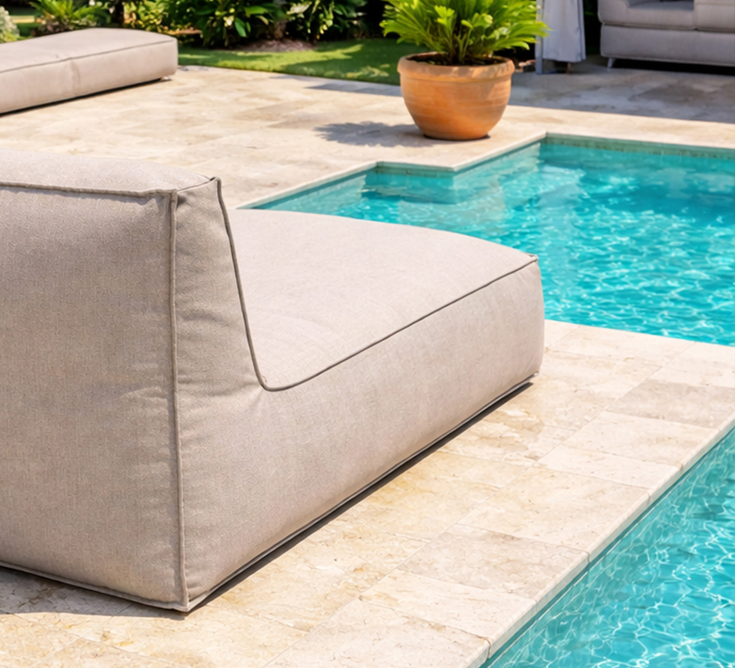 Kelsey Upholstered Sun Lounge