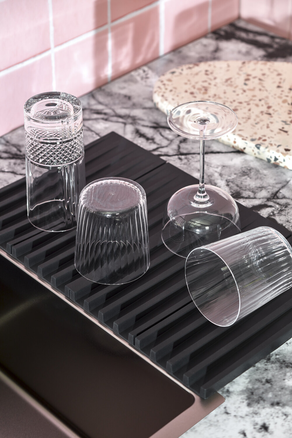 Yamazaki-Tower-Foldable-Silicone-Drainer-Tray