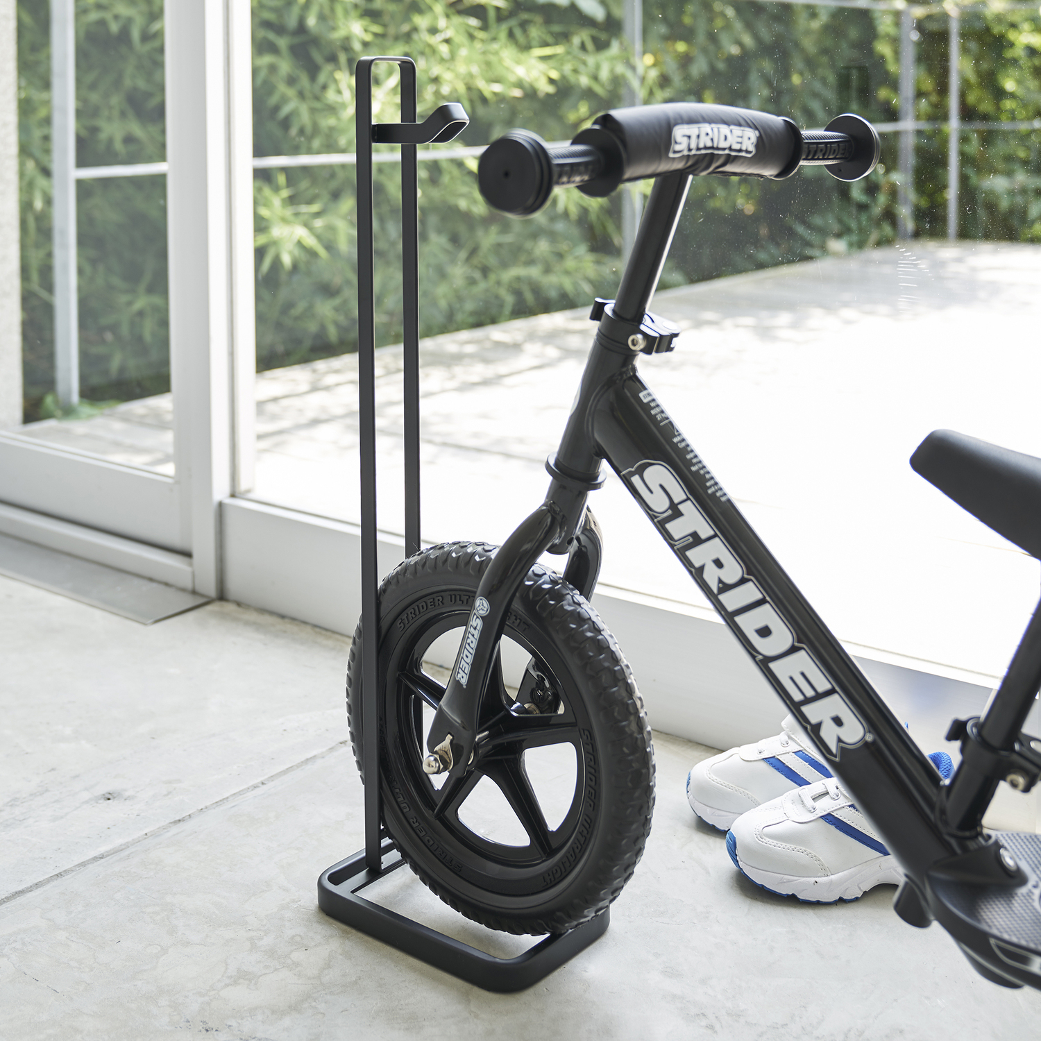 Tower Kids Balance Bike & Helmet Stand