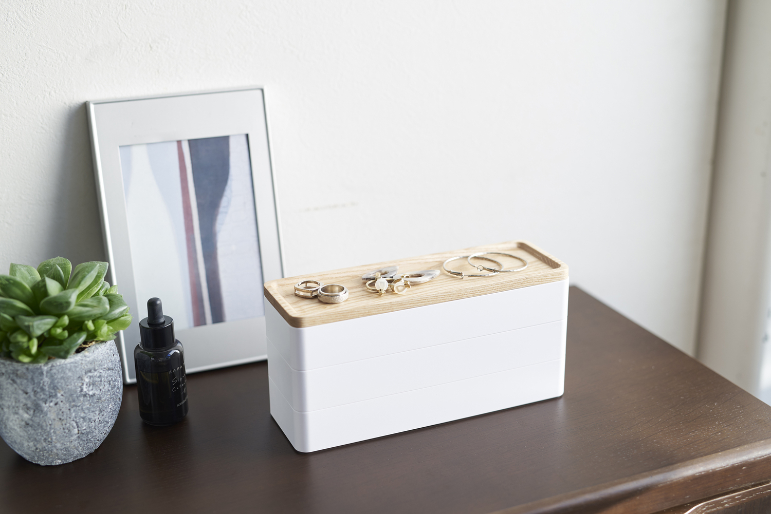 Susannah 3 Tier Accessory Case