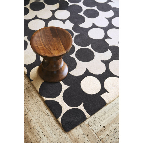 Slate Puzzle Flower Hand-Tufted Wool Rug