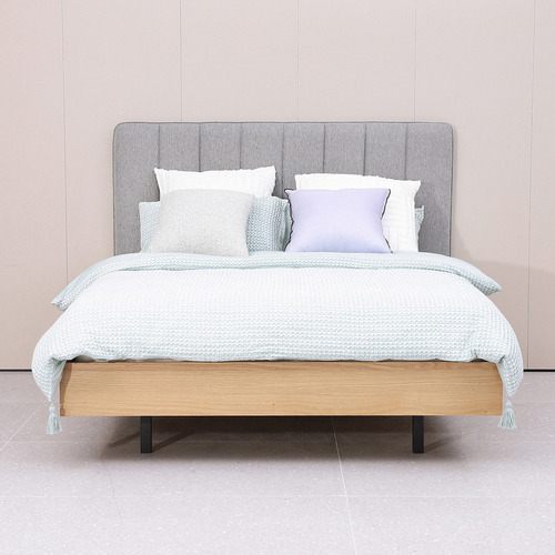 Avery Oak Wood Queen Bed Frame