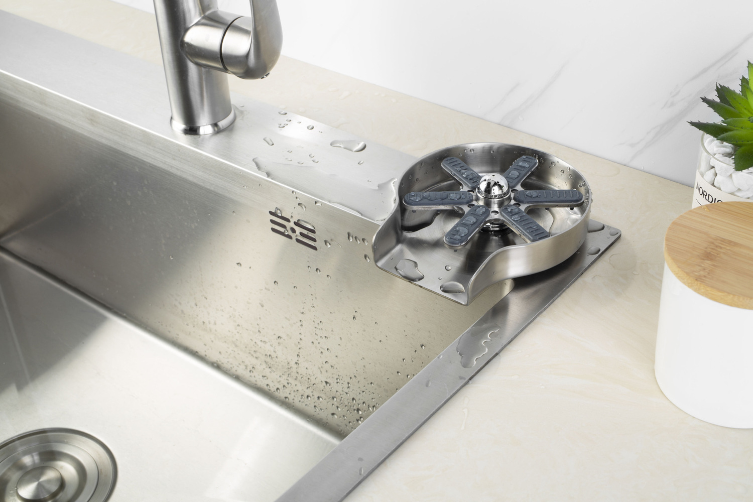 Stainless Steel Bottle Rinser Temple & ster