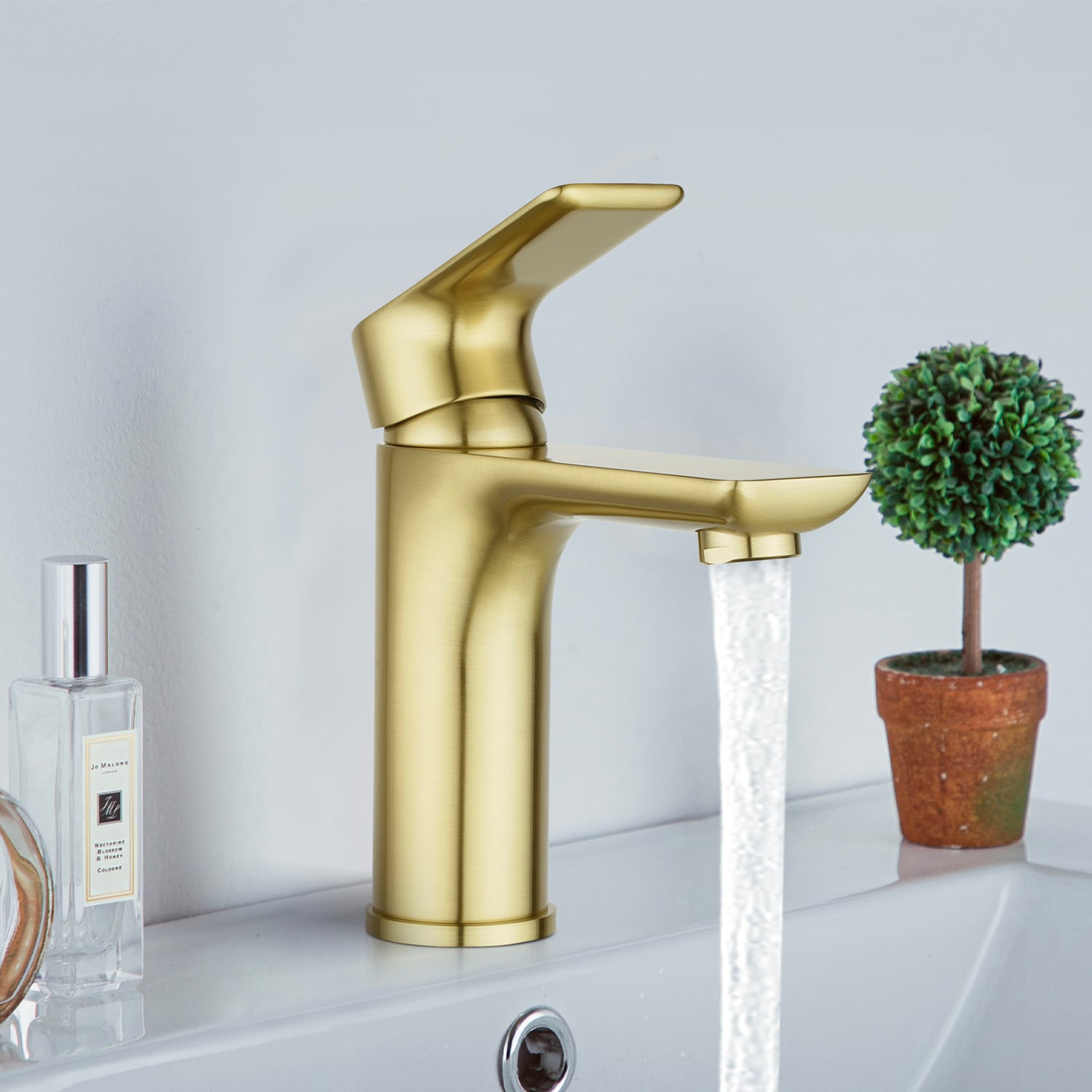 Cammie-Paddle-Lever-Basin-Mixer-Tap
