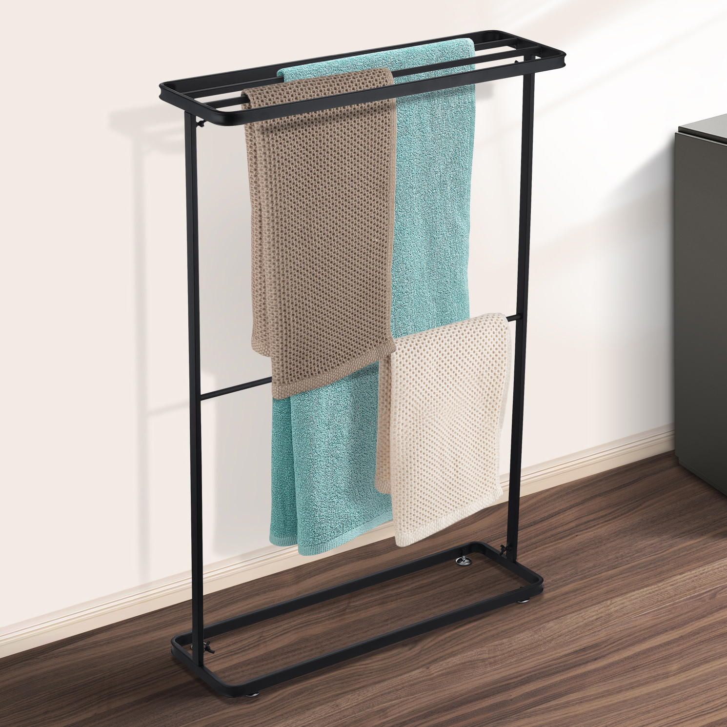 Aira Towel Stand