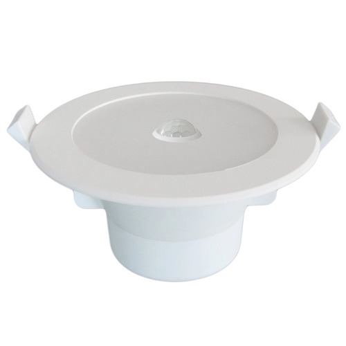 Nova Tri-CCT 9W Downlight