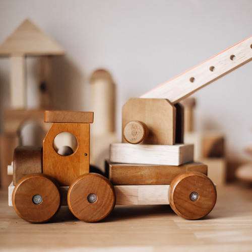 Q Toys Wooden Crain