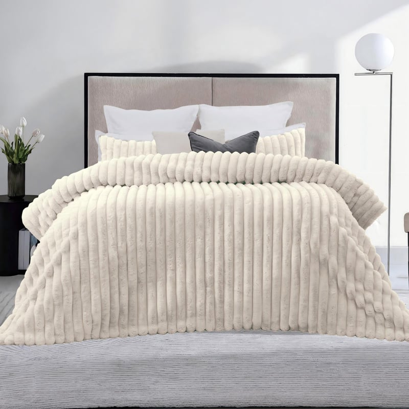 Layne Fleece Comforter Set