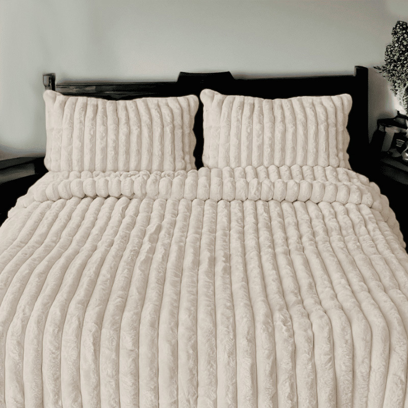 Layne Fleece Comforter Set