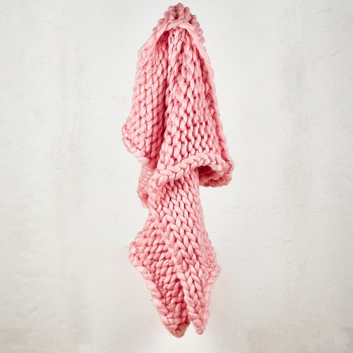 Pink Chunky Knit Throw Temple & ster