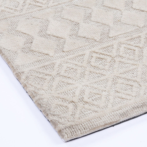 Cream Isla Hand-Tufted Rug | Temple & Webster