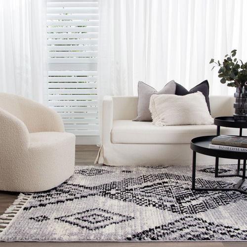 Grey-Myk-Diamond-Rug-MANS