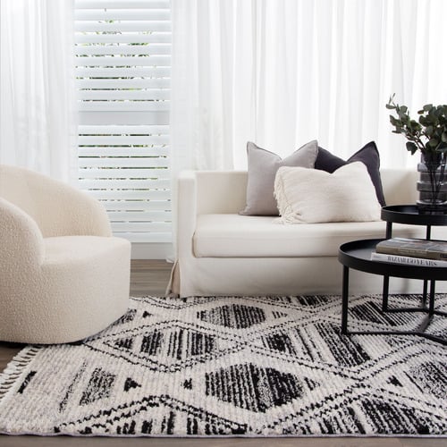 Black-Myk-Diamond-Rug-MANS