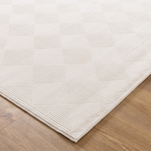 Alma Intricate Diamonds Rug