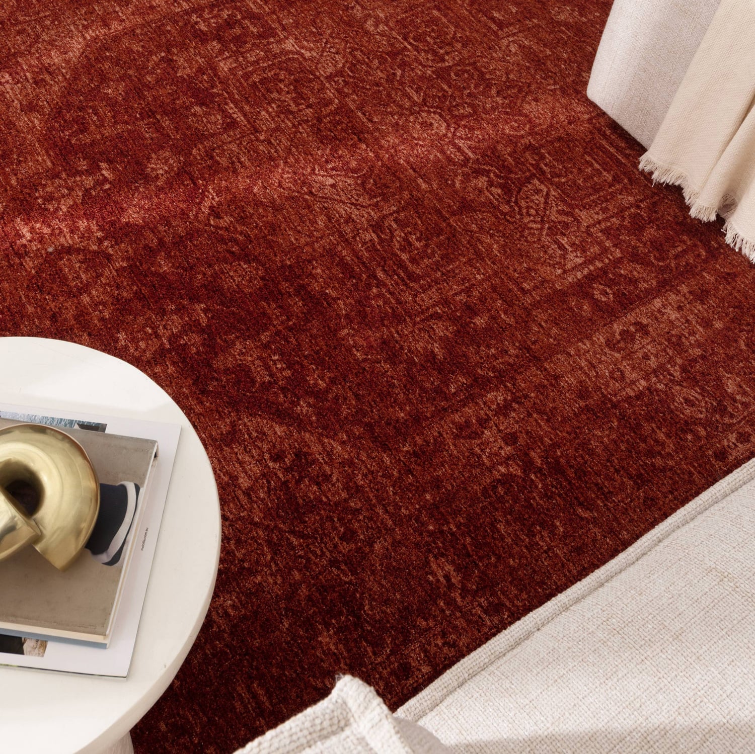 Heritage-Monochrome-Distressed-Medallion-Rug