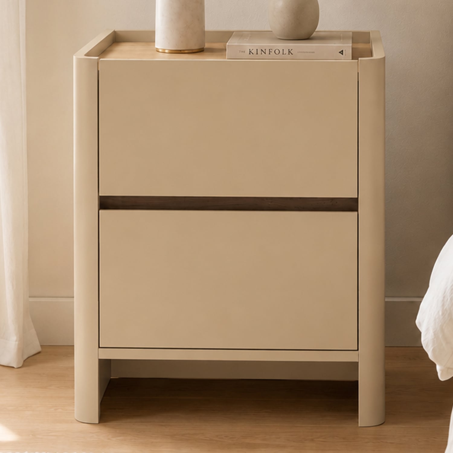 Windsor Bedside Table