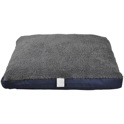 Winter Stay Dry Futon Wool-Blend Pet Cushion