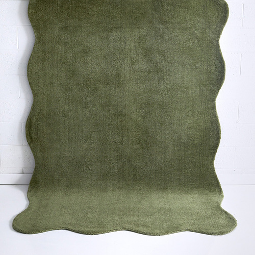 Green Astra Hand-Tufted Scalloped Rug