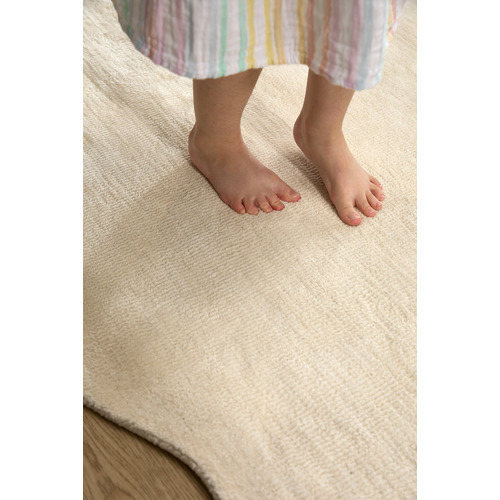 Ivory Effie Hand-Tufted Scalloped Rug