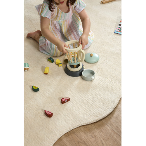 Ivory Effie Hand-Tufted Scalloped Rug