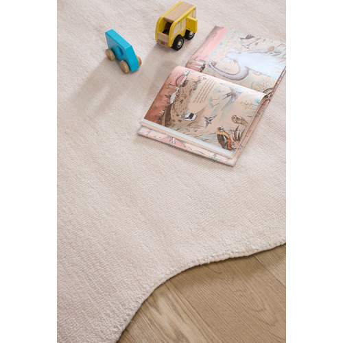 Blush Effie Hand-Tufted Scalloped Rug