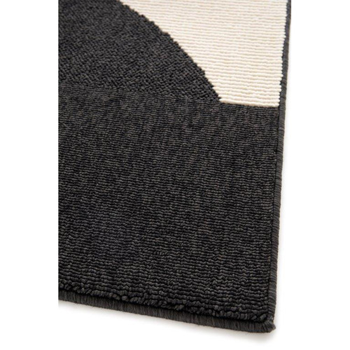 Black Labhrann Rug