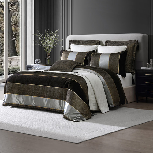 Sovereign Lurex Quilt Cover Set