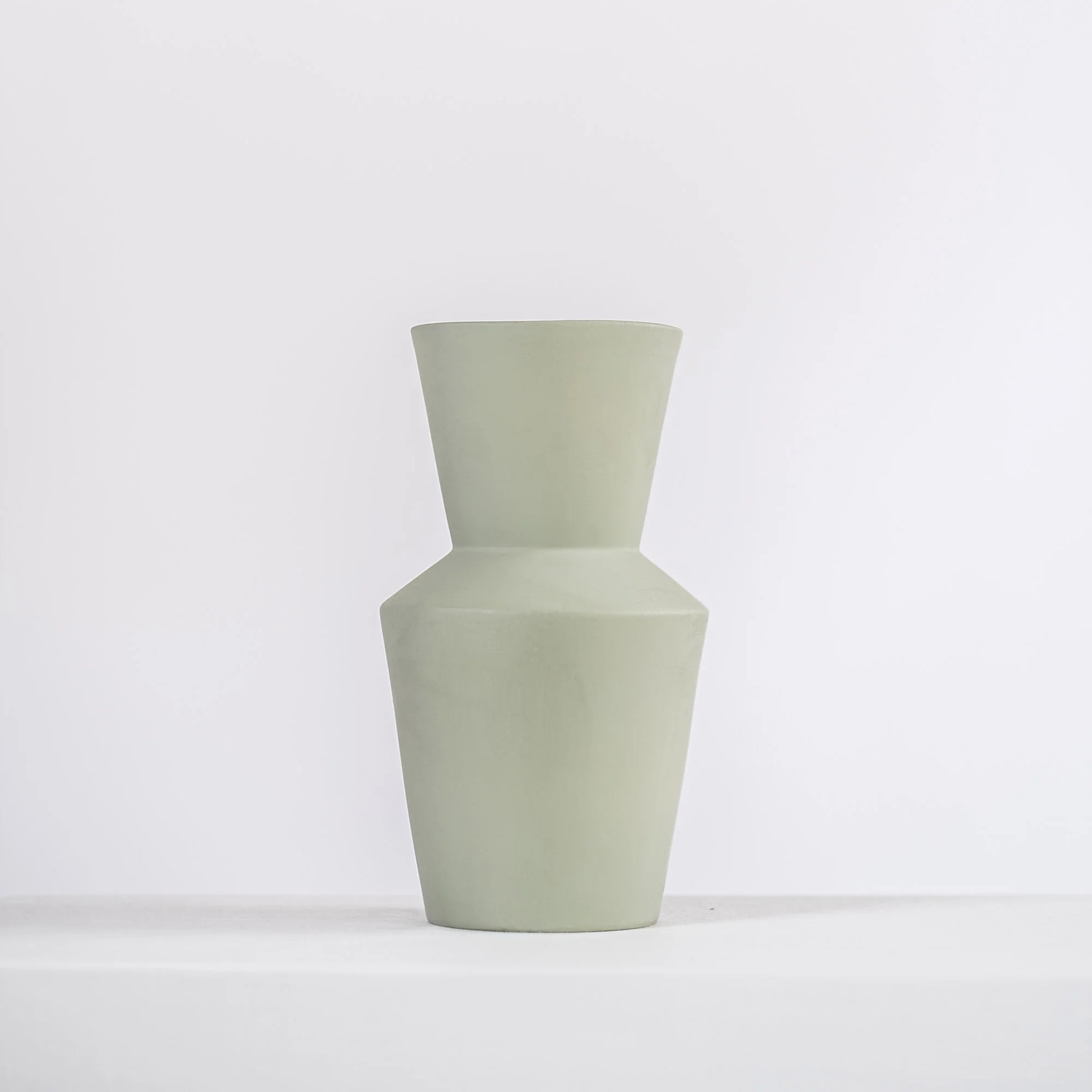 Dahlia-Ceramic-Vase
