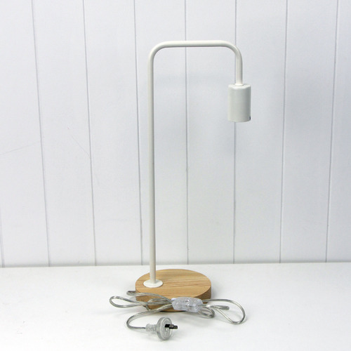 Valle-Timber-Table-Lamp