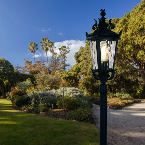 Milton Aluminium Lamp Post