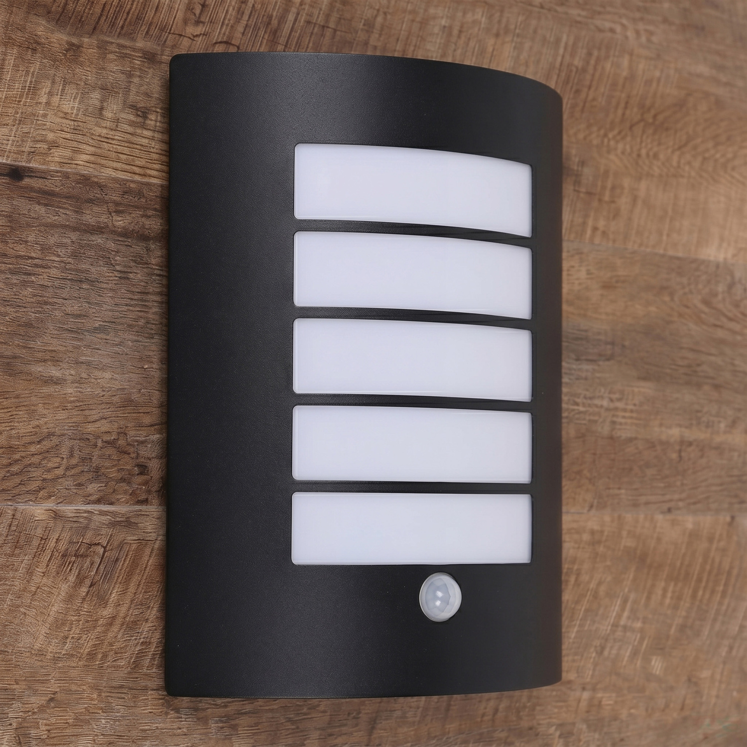 Castellana Sensored Outdoor Wall Light