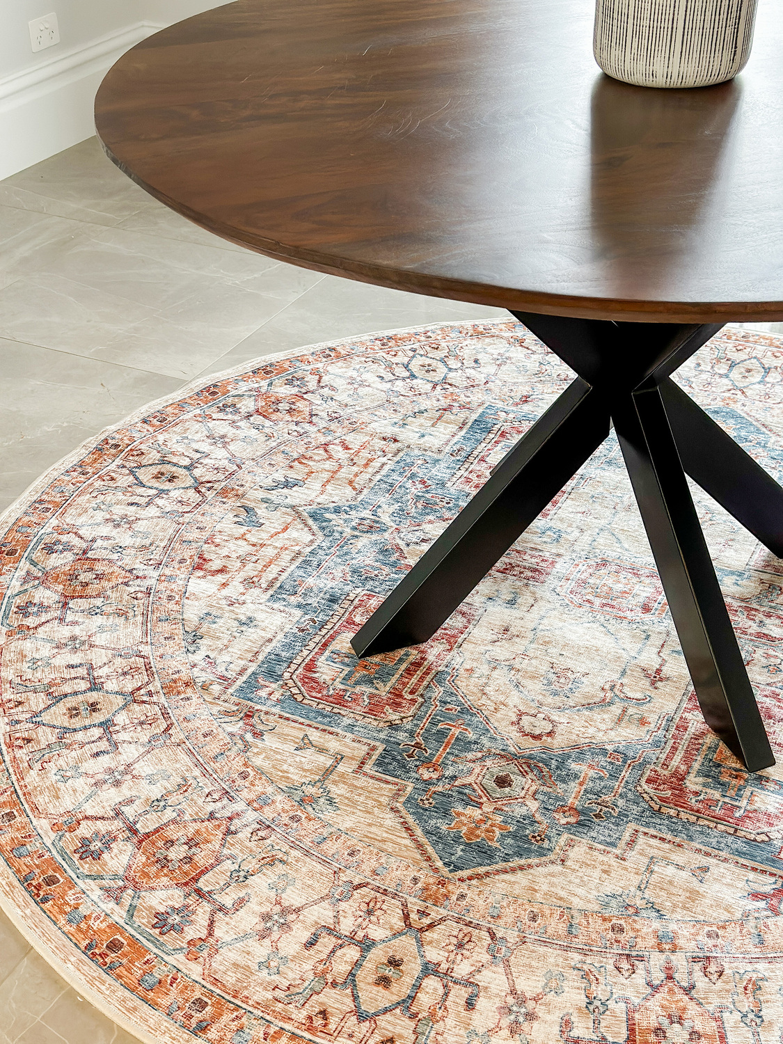 Arabella-Mango-Wood-Dining-Table
