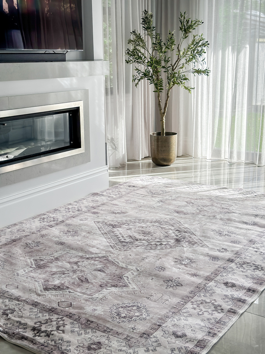 Kanchan-Machine-Washable-Rug