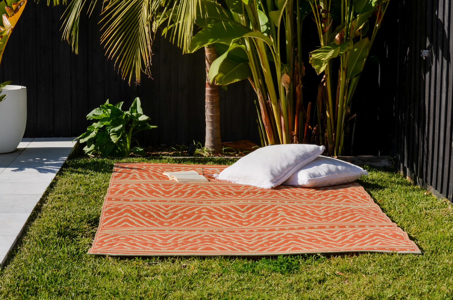 Denise-Reversible-Outdoor-Rug