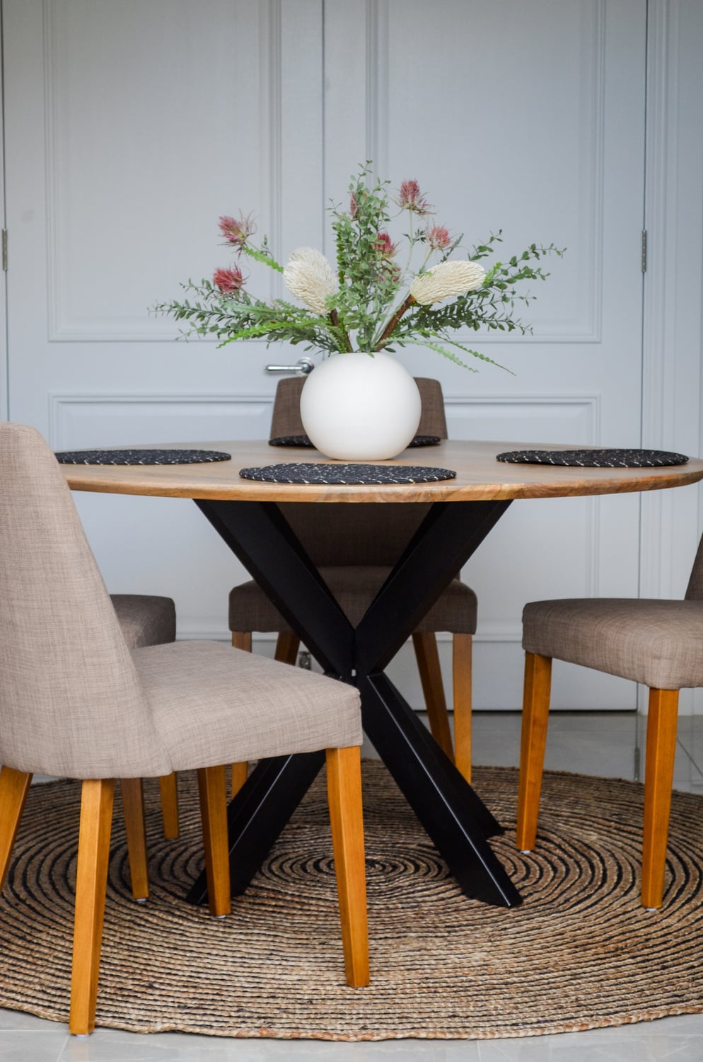 Arabella-Mango-Wood-Dining-Table
