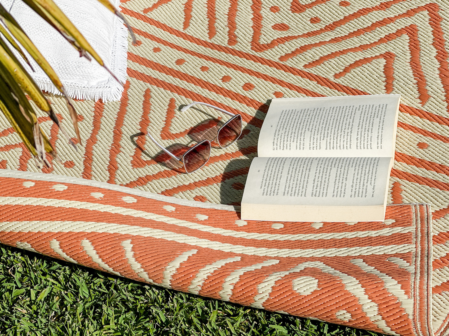 Denise-Reversible-Outdoor-Rug